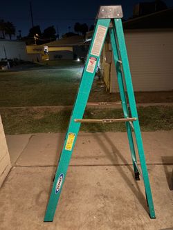 Werner 6 ft Fiberglass Step Ladder - Great Condition