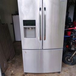 Frigidaire Double Door Refrigerator And Bottom Freezer 
