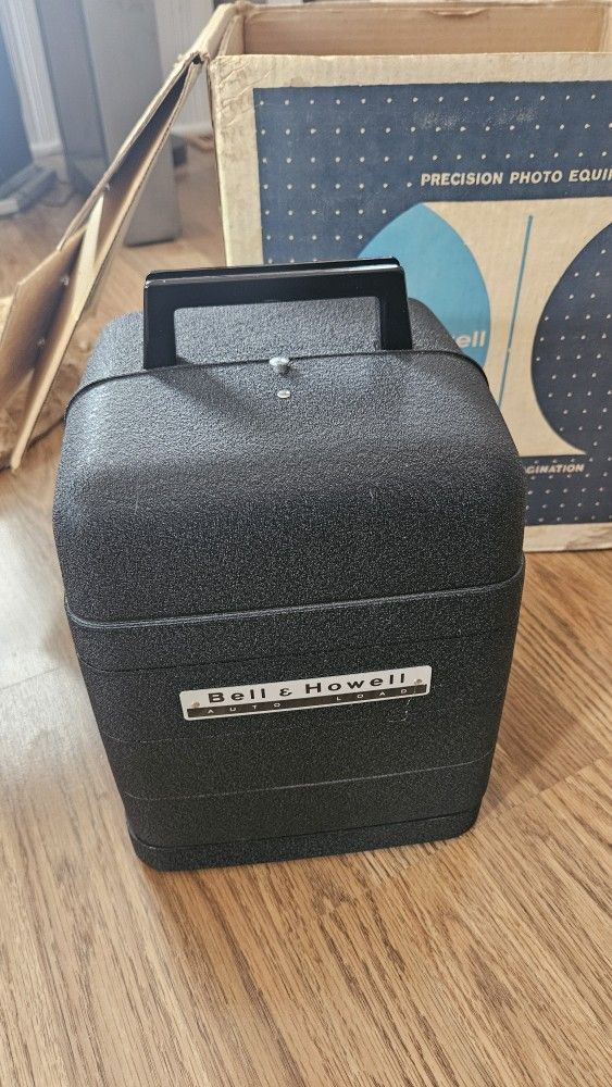 Vintage 8MM camera, projector and viewer/splicer
