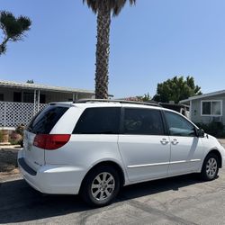 2004 Toyota Sienna