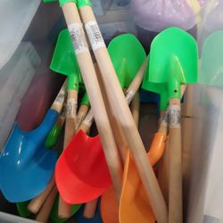 Easter / Beach Shovels 2 For Only $3 In Weeki Wachee Spring Hill