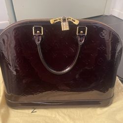Louis Vuitton Alma GM Vernis Amarante
