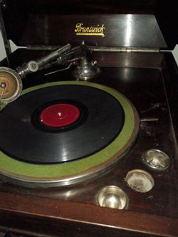 Brunswick-Phonograph