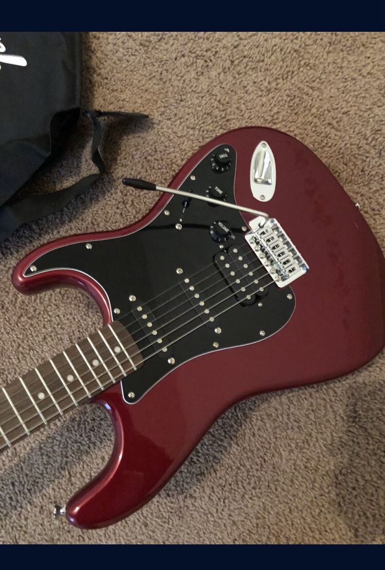 Fender squier affinity stratocaster hss sale pack 15g candy apple red