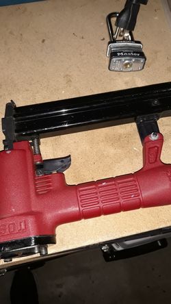 Pneumatic air gun