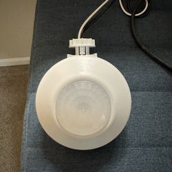 Sensor de movimiento de techo de alta bahía, sensor de techo PIR infrarrojo pasivo, campo de visión de 360°, cobertura de 2800 pies cuadrados, 120-277