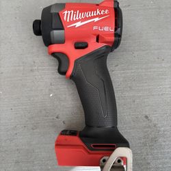 Milwaukee Fuel Impact Driver 