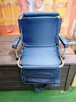Portable Stadium Chair - Folding Seat that attaches to Stadium Benches