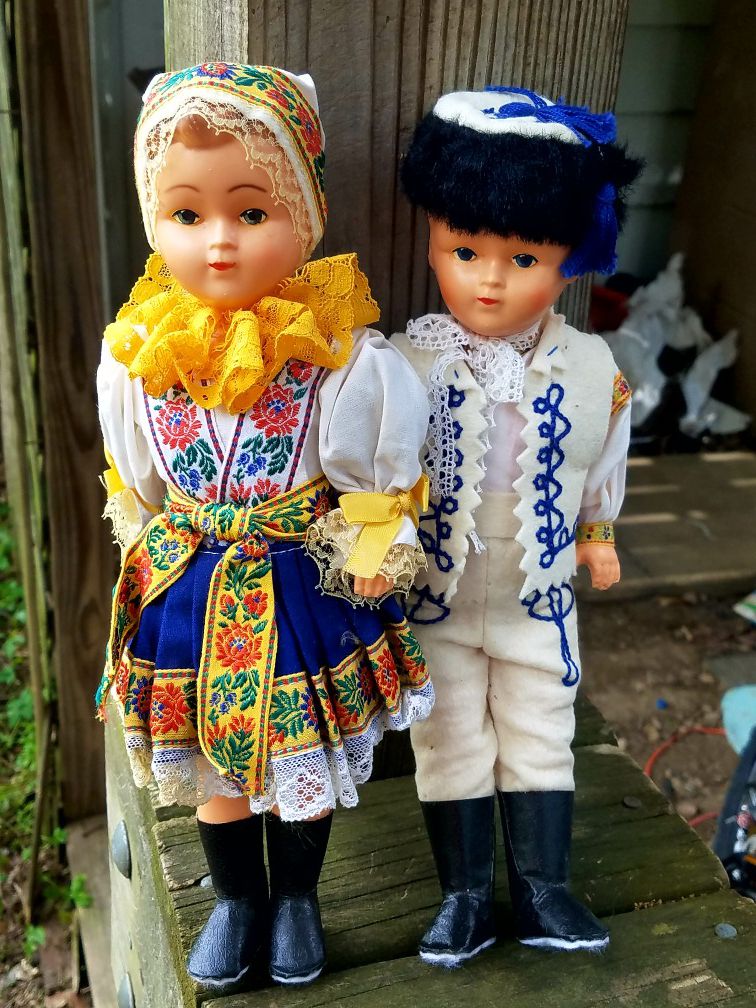 Vintage Pair of Dolls