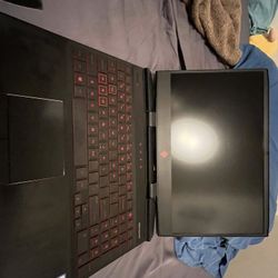 laptop for sale trying to get cash 