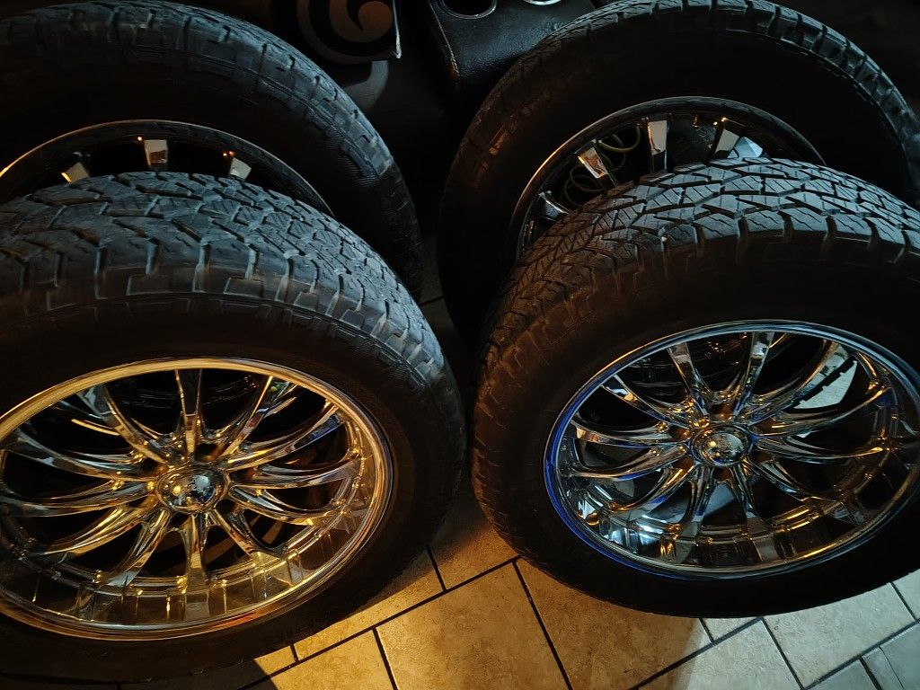 Nesh Rims R20 A Set Of Tires An Rims 6 Lugs Chevy 275/55/R20 for Sale in San Antonio ...