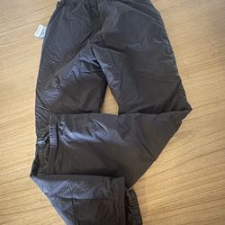 Outdoor gear Ski/ Snowboarding Pants - Men's Med - Black
