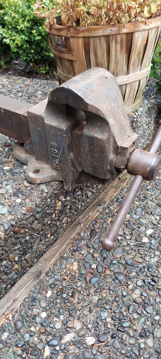 Chas Parker No.104 Vintage Vise