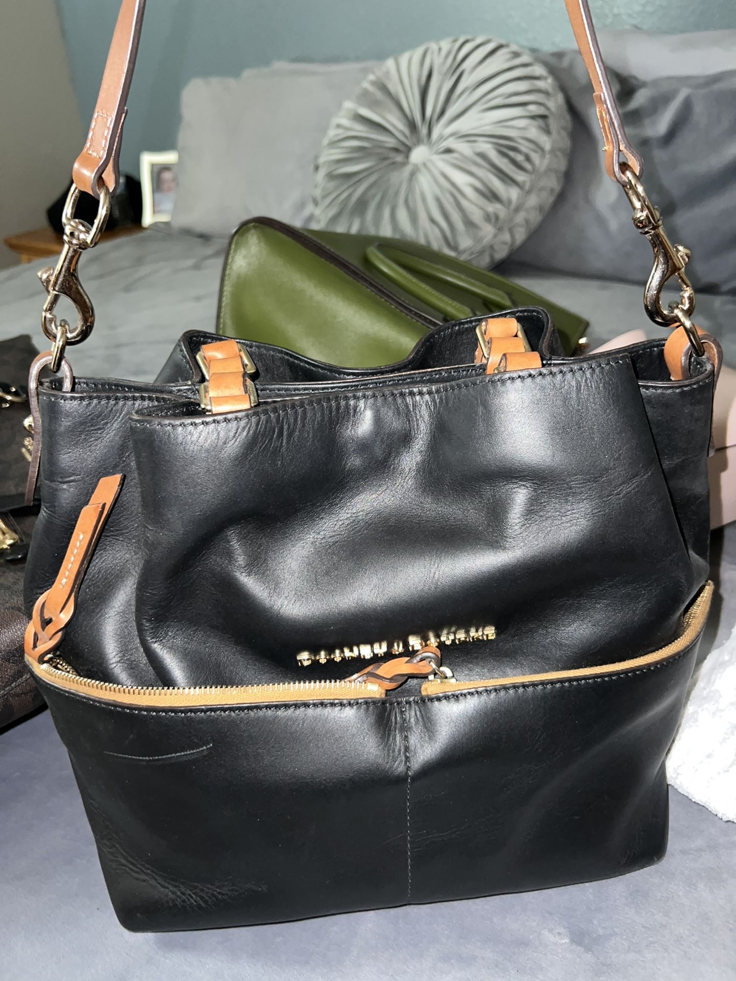 Dooney & Bourke Handbag 