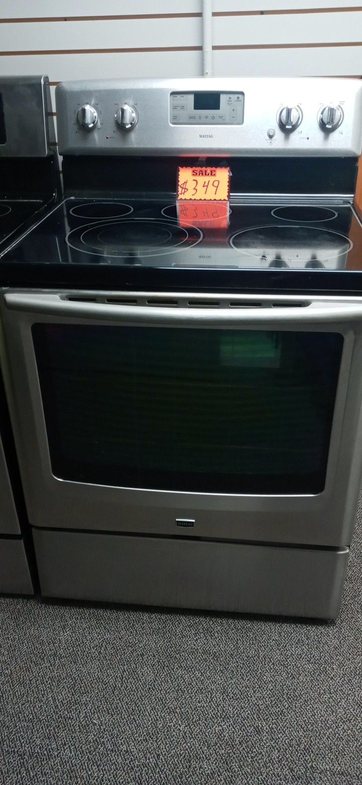 MAYTAG RANGE STOVE CONVECTION OVEN WORK GREAT DELIVERY AVAILABLE for Sale in Grays Harbor County
