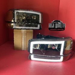 Gmc Sierra 1999. 2006 Headlight.