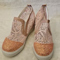 Peach Pink Lace Sneakers Hidden Wedge Heels Slip On Women's Size 8.5 US 40 EU