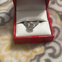 14k White Gold  Ring Size 6
