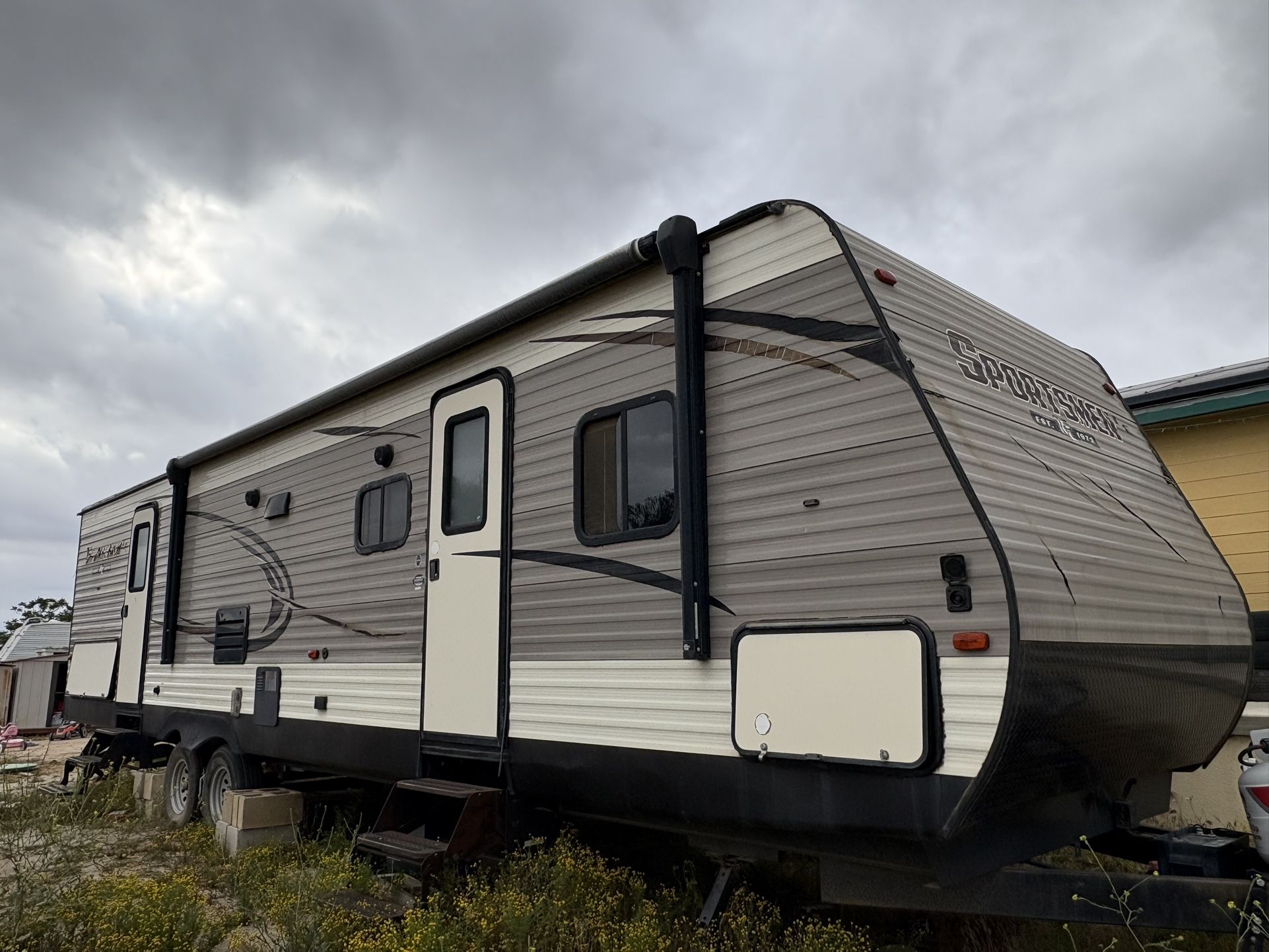 2018 Sportsmen Trailer