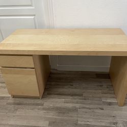 Like New Desk With Great Condition