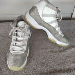 Nike Air Jordan 11 Retro White Metallic Silver (W) AR0715-100 Size 8W 