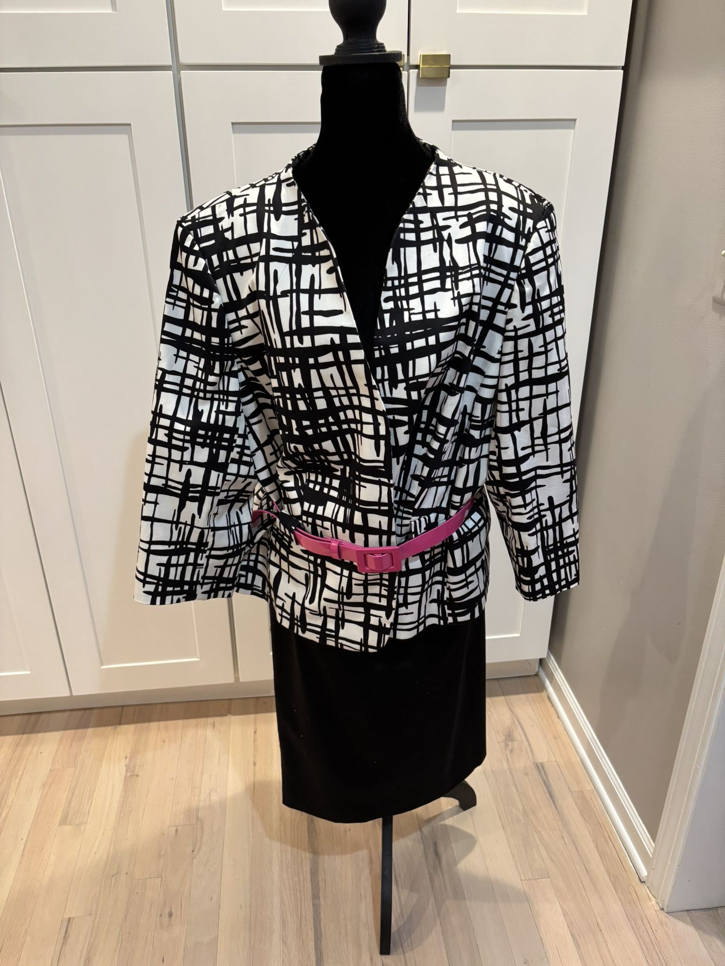 Arthur S. Levine for Tahari Black And White Suit With Pink Belt Size 18