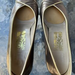 Salvatore Ferragamo Preowned Women’s Leather Bronze Pumps Size 8