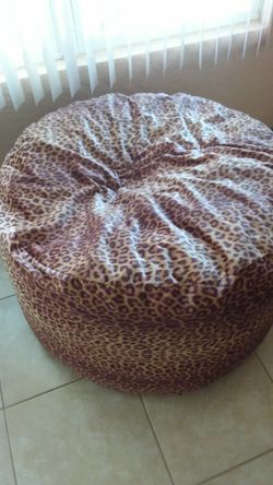 Bean bag memory foam in great condition extra large