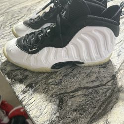 Boys Size 5 Sneakers