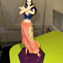 Nico Robin One Piece Figure