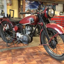 1933 Triumph Vintage Motorcycle 