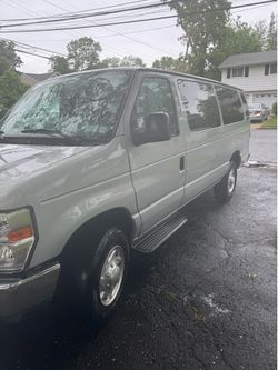 2012 Ford E350 Super Duty