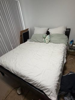 QUEEN BED AND BEDFRAME