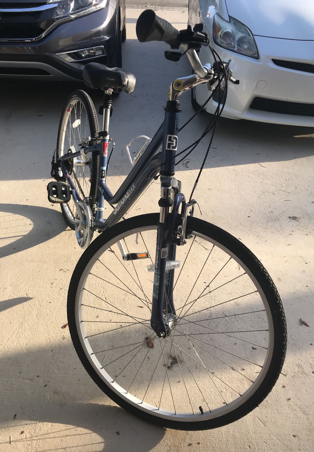 DiamondBack Vital 2 light weight women Bike for Sale in Parkland, FL