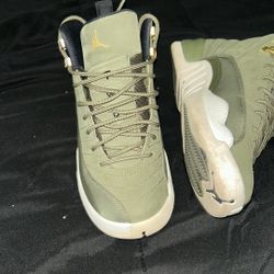 jordan 12  size 7y