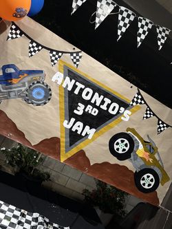 CUSTOM BANNERS FOR SALE