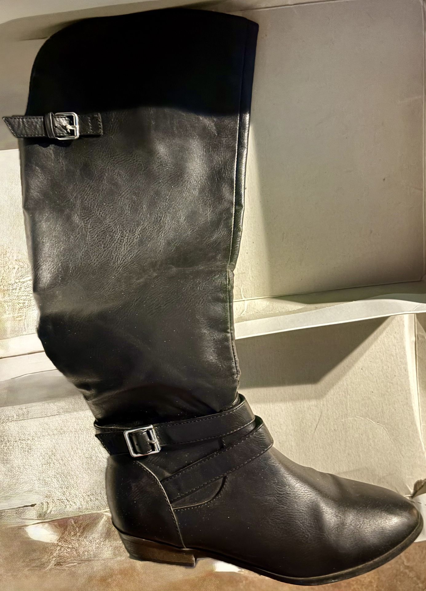 LIKE NEW WOMEN’S SIZE 9 BLACK BOOTS