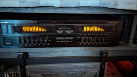 Vintage Pioneer GR-555 equalizer
