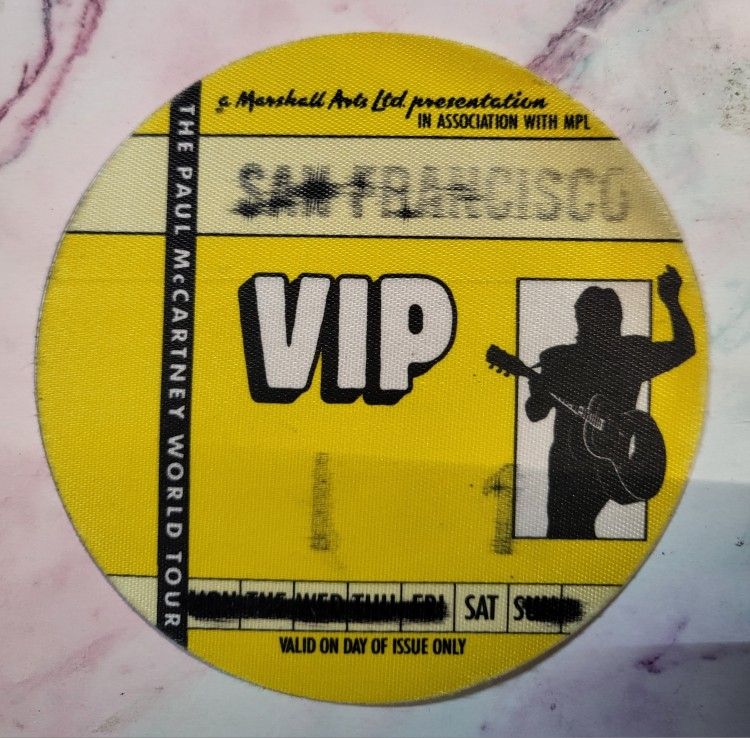PAUL McCARTNEY VIP YELLOW ROUND SILK PASS / STICKER San Francisco VIP
