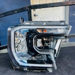 Ford Ranger 2024-2025 Right Passenger Side Headlight Oem
