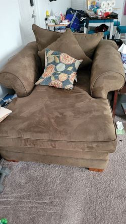 Brown Lounge Chair