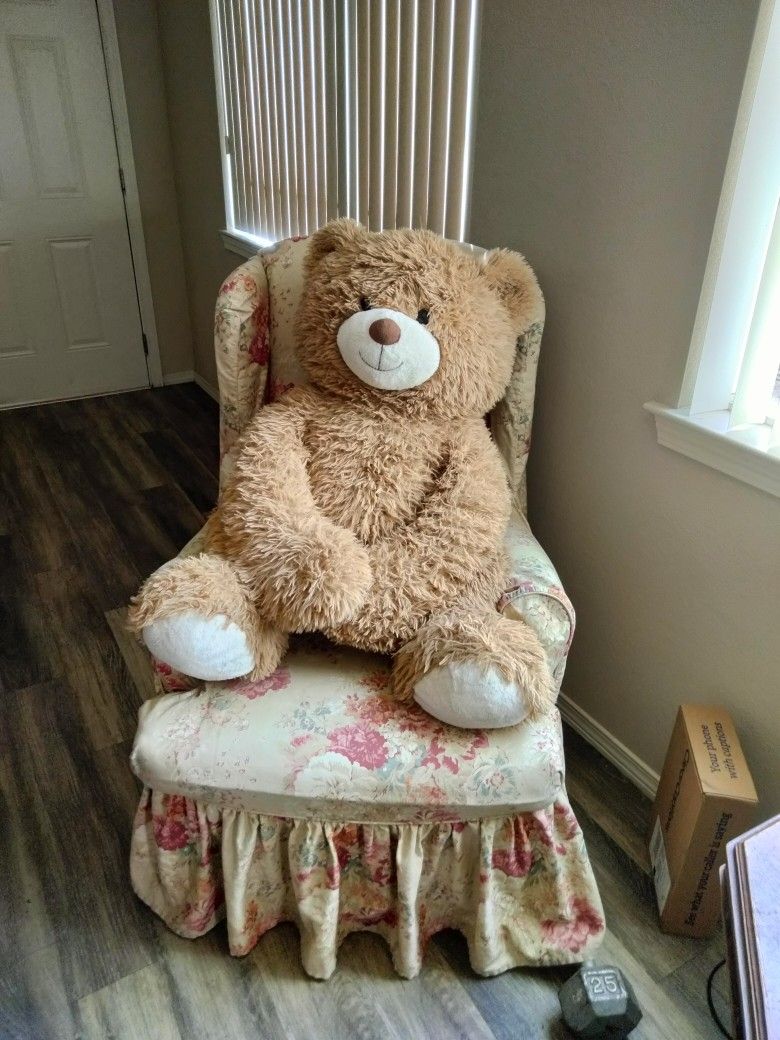 XL Cozy Teddy Bear