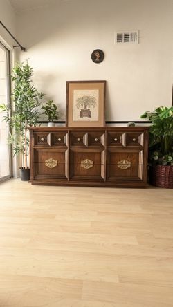 Vintage 9 Drawer Dresser