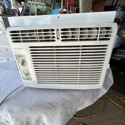 Window Air Conditioner 5000 BTU 