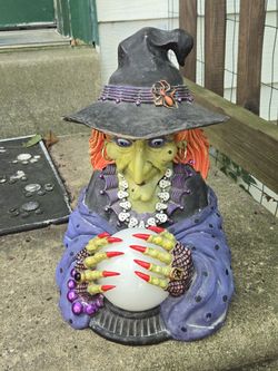 Grandin Road Hagatha Witch with Lighted Crystal Ball Fortune Teller Halloween Decoration