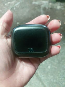 JBL Live Beam 3 headphones