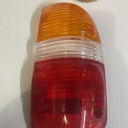 01-04 TOYOTA TACOMA RIGHT PASSENGER Side TAIL LAMP LENS BRAKE LIGHT COVER OEM