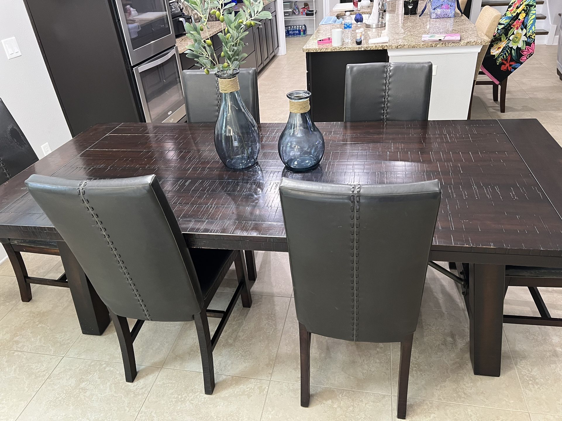 Havertys Dining Table for Sale in Wesley Chapel, FL OfferUp