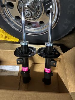 KYB front struts
