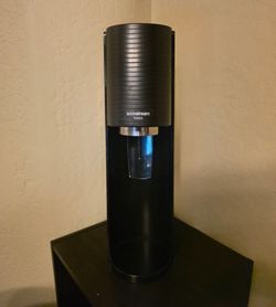 Soda Stream Terra Sparkling water maker with CO2 bottle